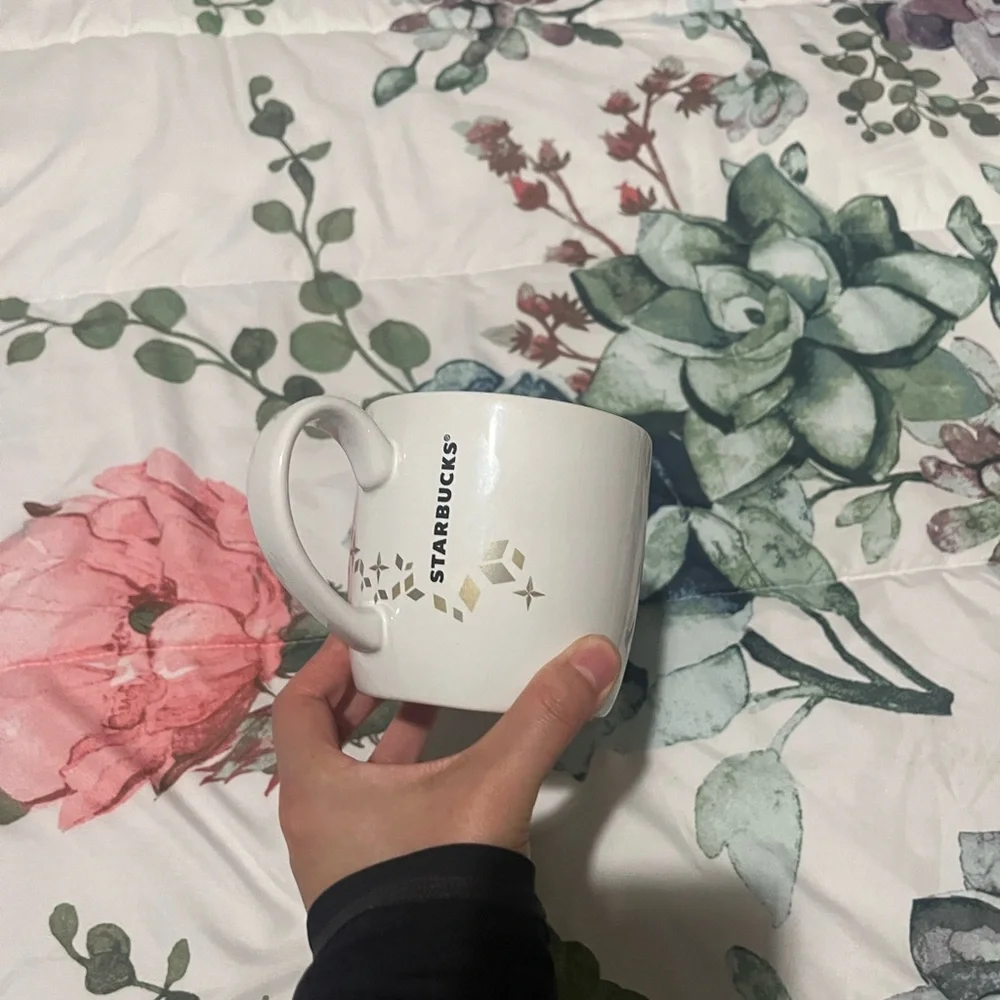 Starbucks holiday‎ coffee cup